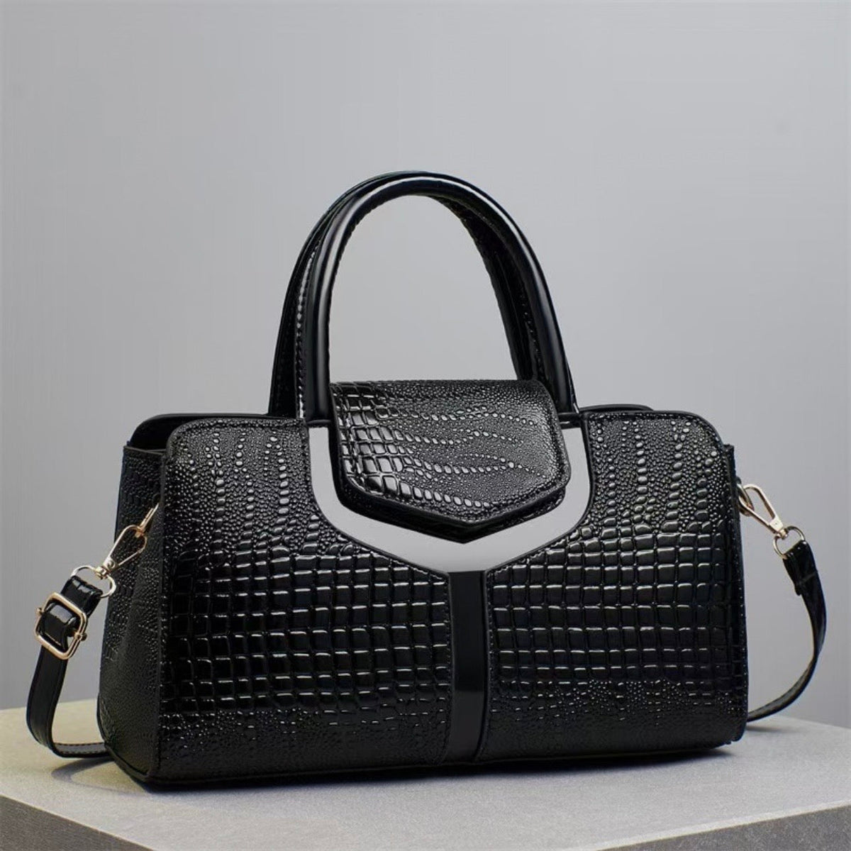 The Elara Bag
